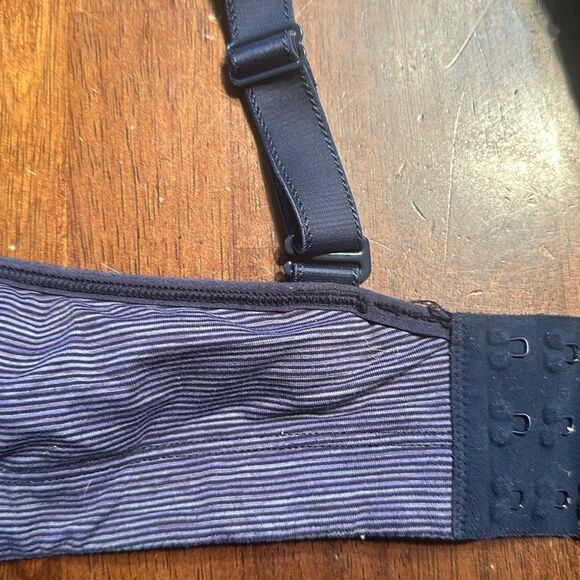 Lululemon tata tamer bra 34D (1750) - Picture 4 of 5